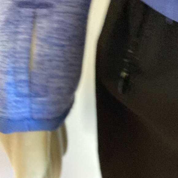 Under Armour Storm With thumb holes and fleece lined zip up hoodie - Picture 6 of 9